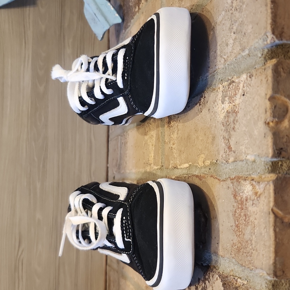 Vans Ward - Picture 2 of 6
